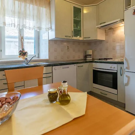 Apartment With Parking Space Postira, Brac - 19107 *